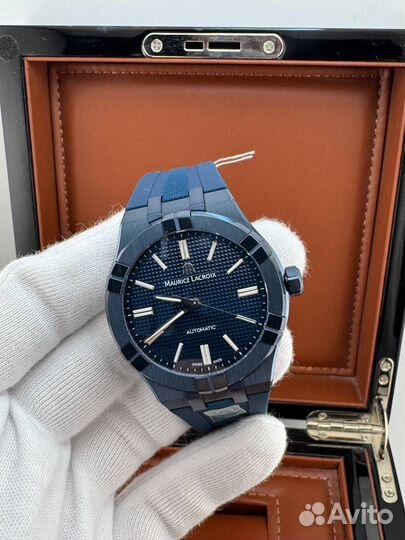 Часы Maurice Lacroix Aikon 42mm