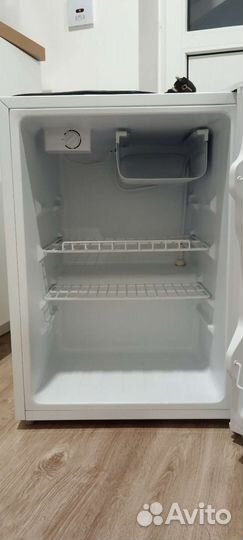 Минихолодильник с морозильной бу