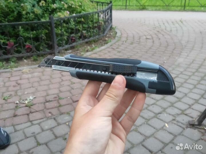 Канцелярский нож