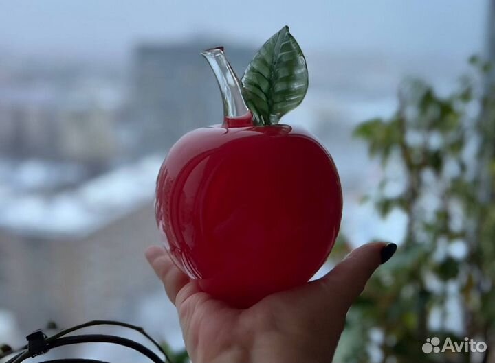 Фигурка Яблоко из стекла