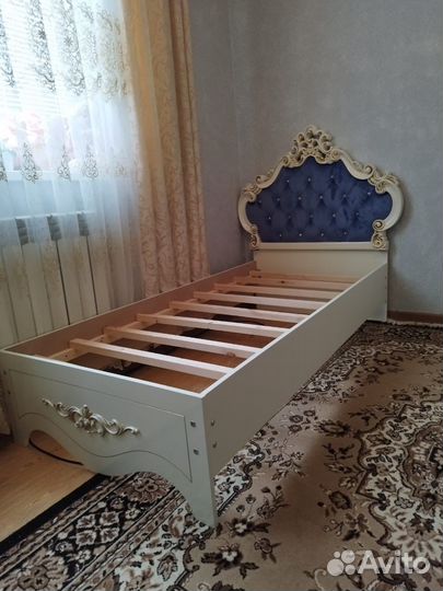 Кровати