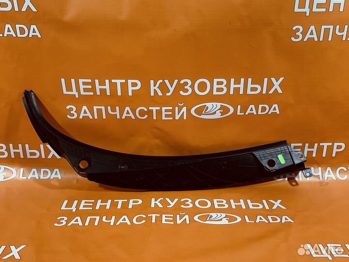 Накладка рамы ветрового окна левая LADA granta