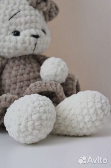 Плюшевая игрушка заяц вязаный