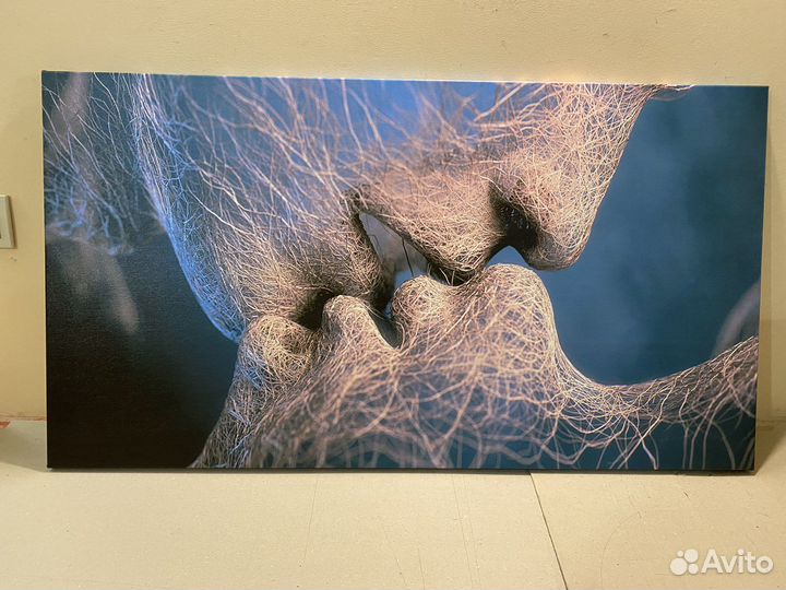 Современная картина Поцелуй