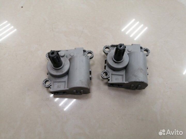 Сервопривод заслонок печки Kia Stinger седан G4KL