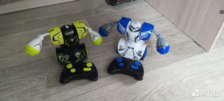 Роботы можно играть в 2