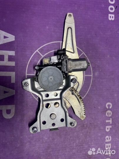 Мотор стеклоподъемника задний правый Suzuki Sx 4