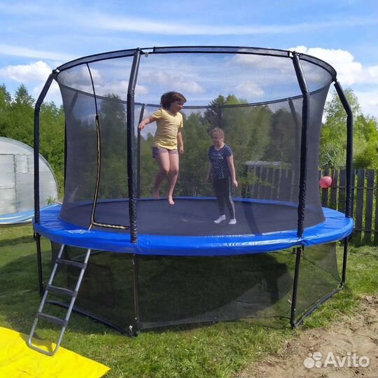 Надувные батуты в аренду на праздник