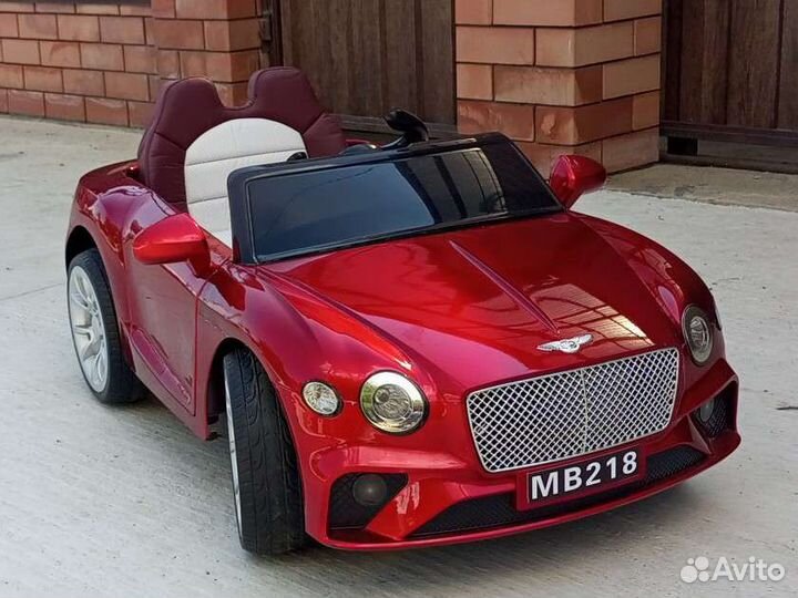 Детский электромобиль в идеальном состоянии