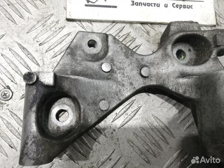 Кронштейн генератора HR15, HR16 Nissan