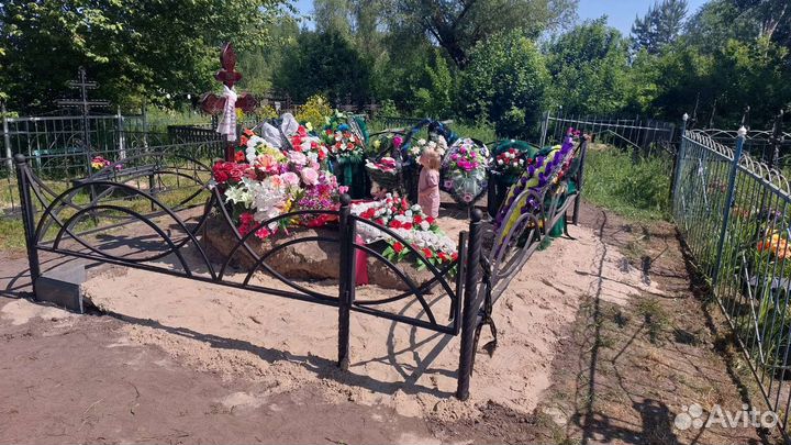 Оградки на кладбище