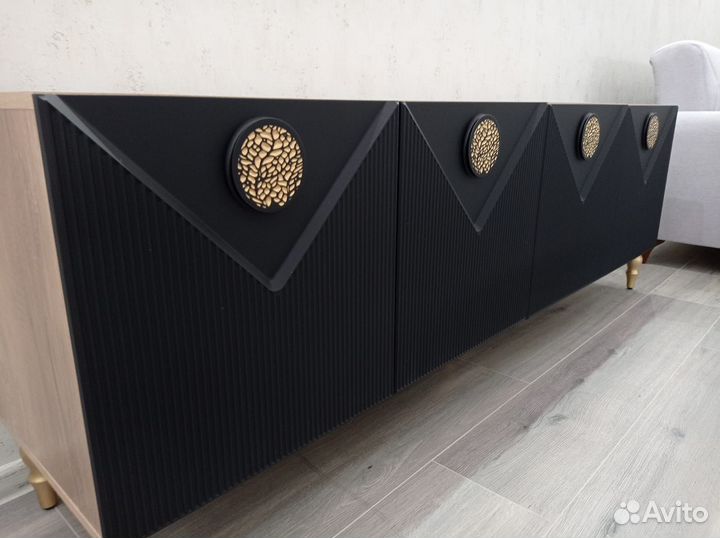 Тумба под тв черная с золотом