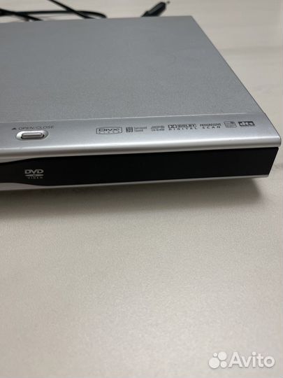 DVD плеер LG DS564X