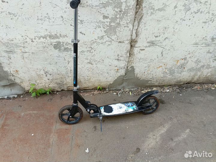 Самокат и скейтборд