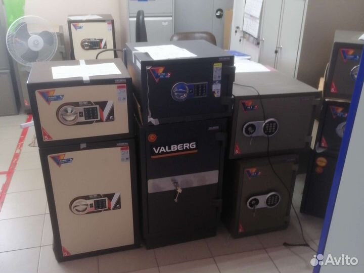 Сейфы для дома и офиса, стеллажи