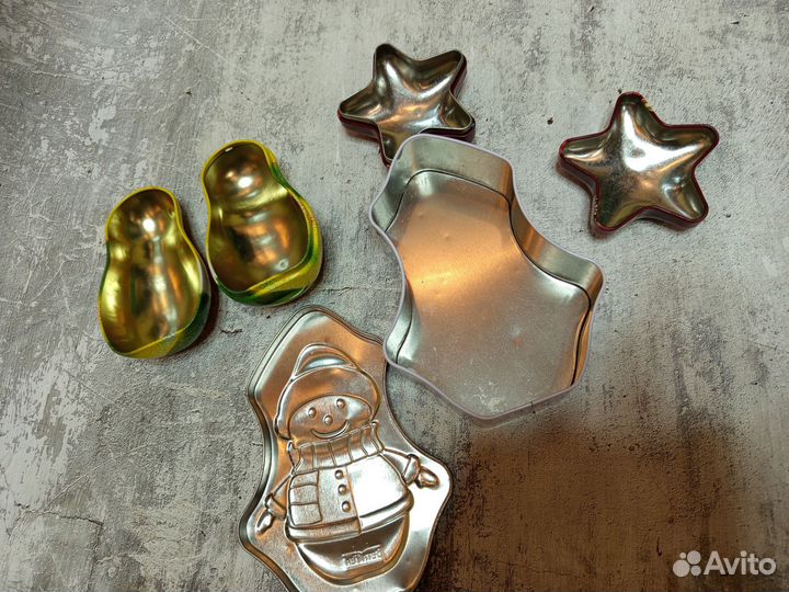 Жестяные банки от чая - снеговик, матрёшка, звезда