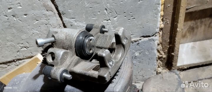 Суппорт задний правый ford focus 2