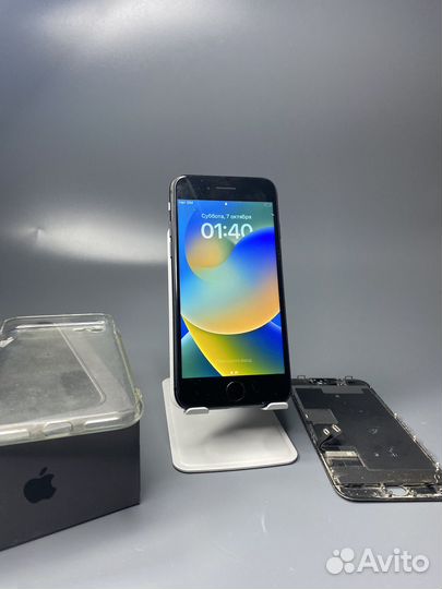 iPhone 8, 64 ГБ