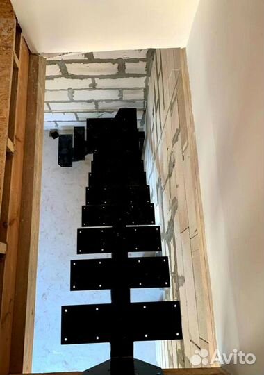Лестница забежная под ключ