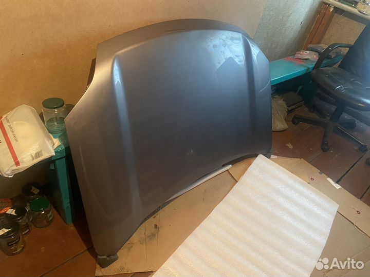 Капот nissan T-31