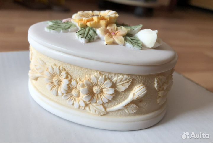 Шкатулки :винтаж, Кипр, жестяная