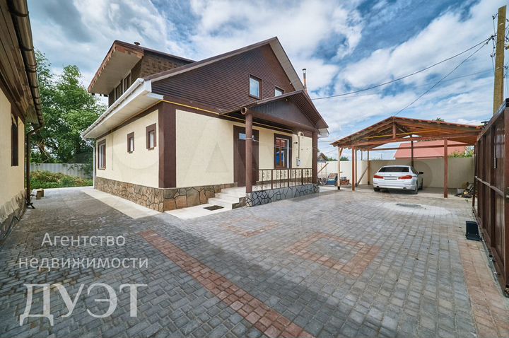 Коттедж 200 м² на участке 9 сот.