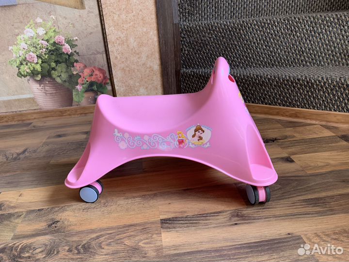 Игрушка-каталка «Принцессы Disney беговел толокар