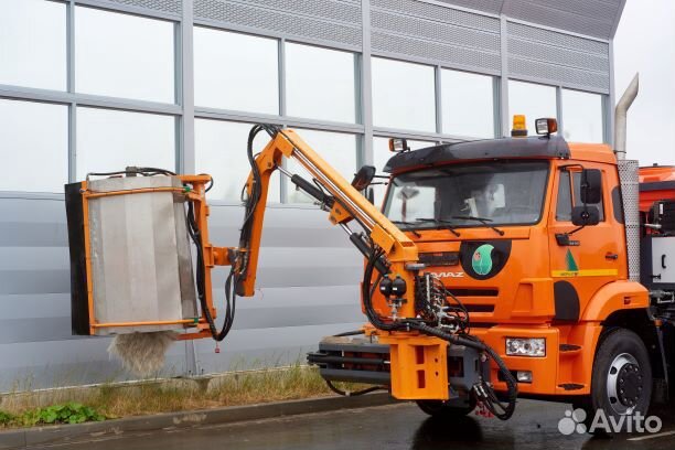 Дорожная машина для мойки шумозащитных экранов