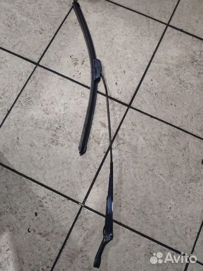 Поводок дворника правый Volkswagen Passat B5