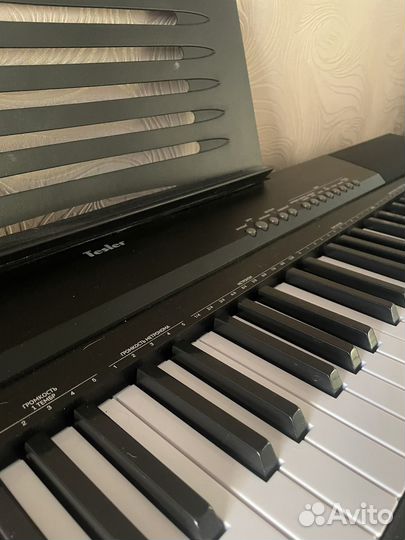 Цифровое фортепиано Tesler KB-8850