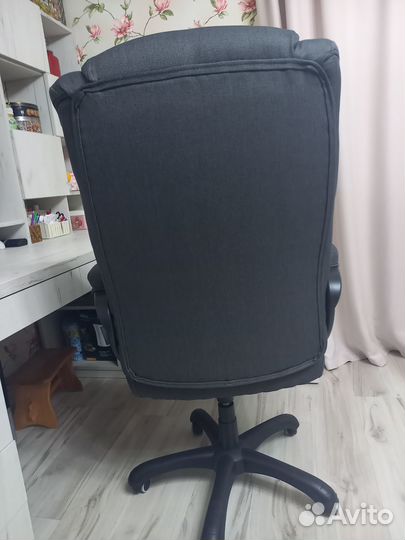 Большое компьютерное кресло до 180 кг. новое