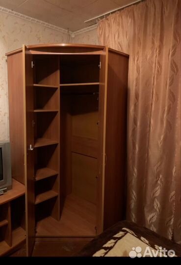 Угловой шкаф