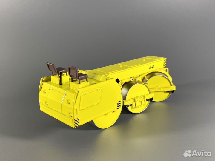 Дорожный каток Ду-49, масштаб 1:43