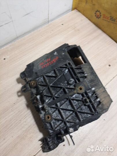 Площадка полка АКБ Renault Megane 2 Рестайлигн