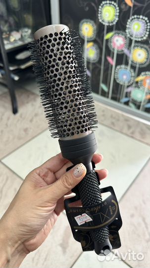 Профессиональные расчески для локонов. Брашинги