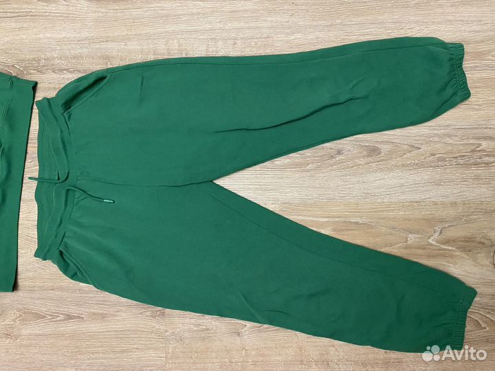 Спортивный костюм женский