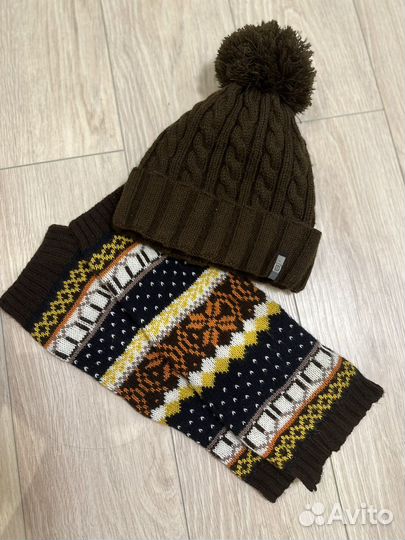 Женская шапка и наколенники