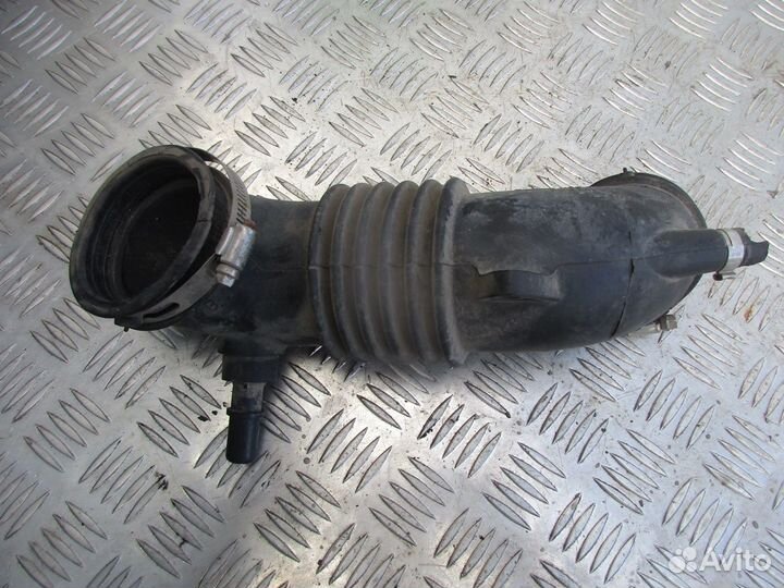 Патрубок воздушного фильтра Форд Эскейп 2.3л 2008г