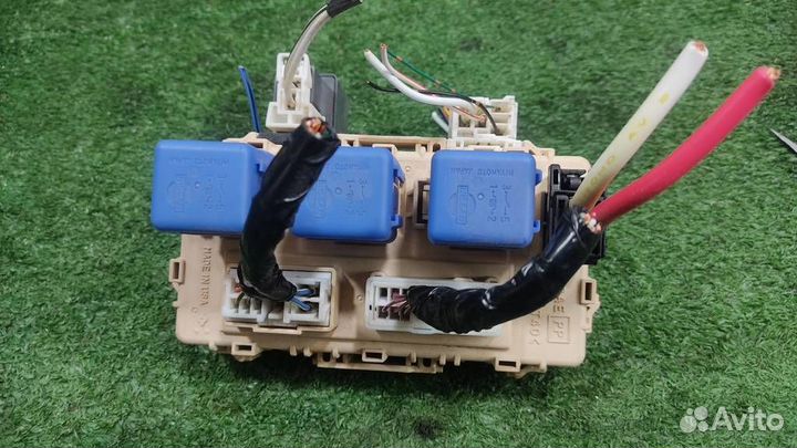 Блок предохранителей салонный Nissan X-Trail T30