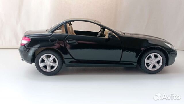 Машинка Mercedes-Benz SLK 1/32