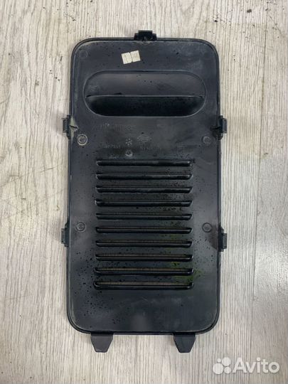 Крышка заглушка обшивки багажника Renault kaptur Л