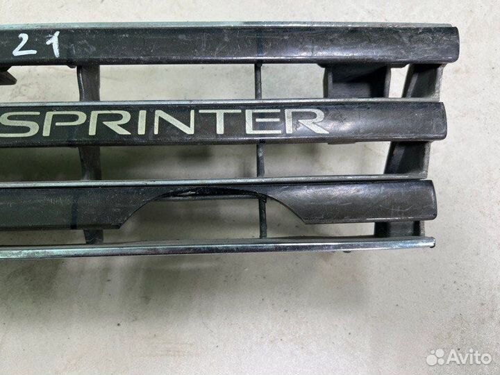 Решетка радиатора передняя Toyota Sprinter