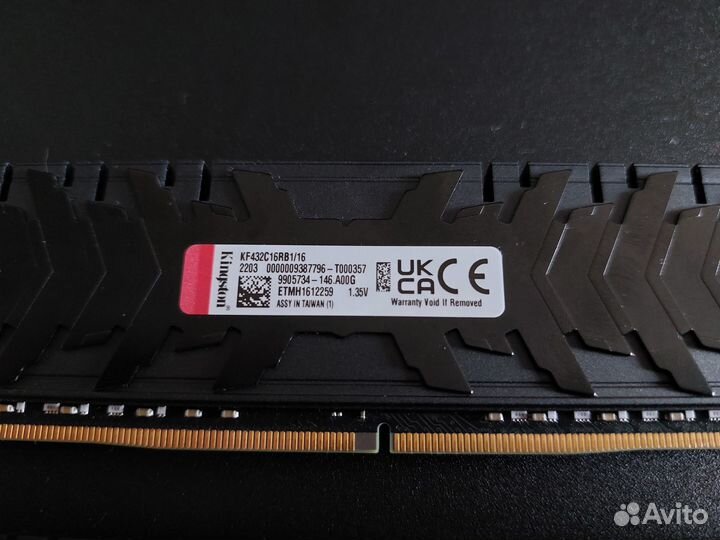 Kingston fury Renegade (KF432C16RB1/16) 16 гб