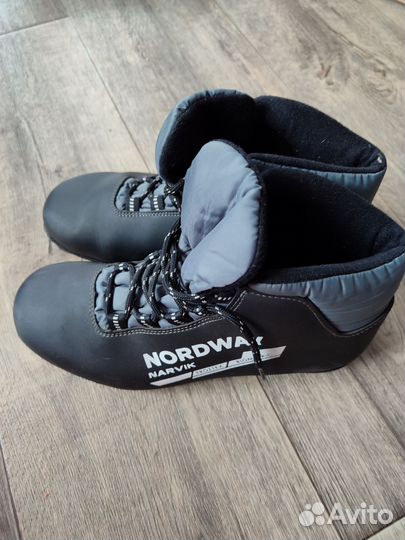 Лыжные ботинки