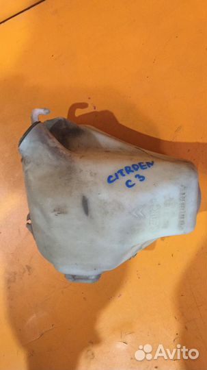 Бачек омывателя на Citroen C3