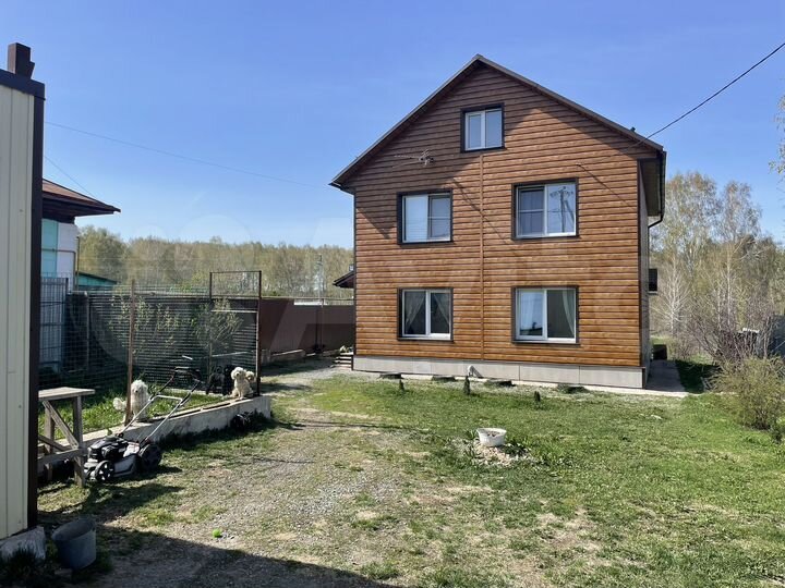 Дом 180 м² на участке 11 сот.