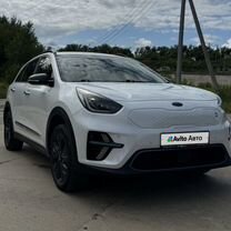 Kia Niro AT, 2018, 90 000 км, с пробегом, цена 2 650 000 руб.