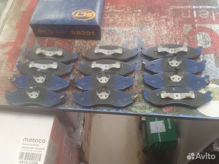 Колодки перед новые ориг Kia Carnival 99-05