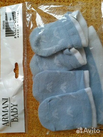 Продам набор для новорожденного (шапочка, носочки