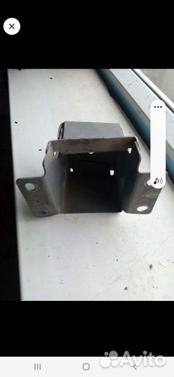 Кронштейн усилителя правый под задним бампером